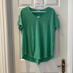 Woman’s neck short sleeved tshirt